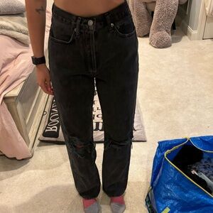 90’s mid rise loose jeans